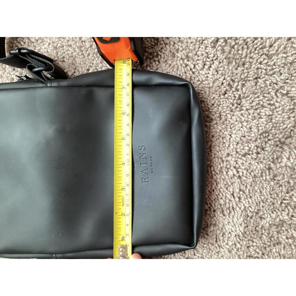 RAINS‎ Black Waterproof Crossbody Shoulder Bag 9” Unisex Messenger Sling Pack